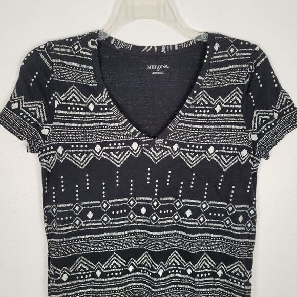 Merona Short Sleeve Shirt Stretch Top Geometric Tribal Black White Size M NWT - Picture 3 of 7